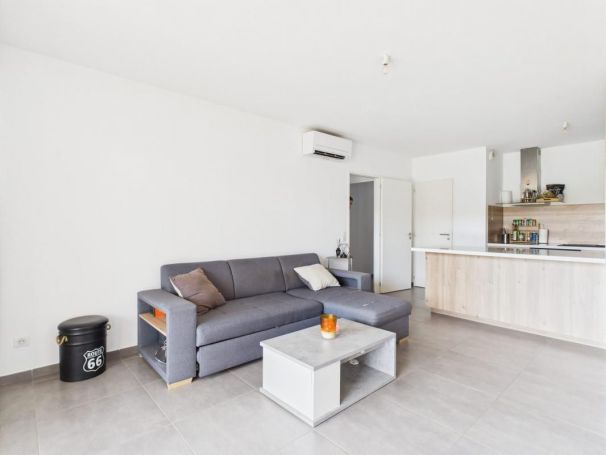 A louer APPARTEMENT T2 42 M2 TERRASSE  AFA