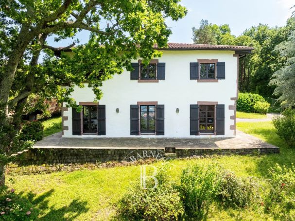 A vendre MAISON BASQUE 9 PIECES VUE MER CIBOURE BORDAGAIN