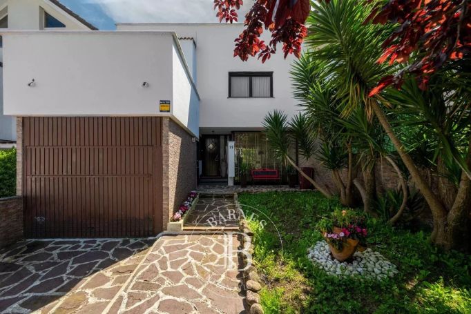 A vendre  MAGNIFIQUE MAISON MITOYENNE 245 M² SAN SEBASTIAN