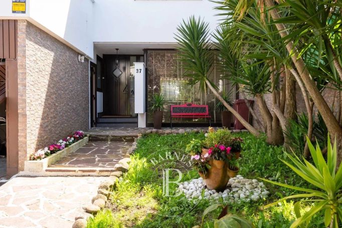 A vendre  MAGNIFIQUE MAISON MITOYENNE 245 M² SAN SEBASTIAN