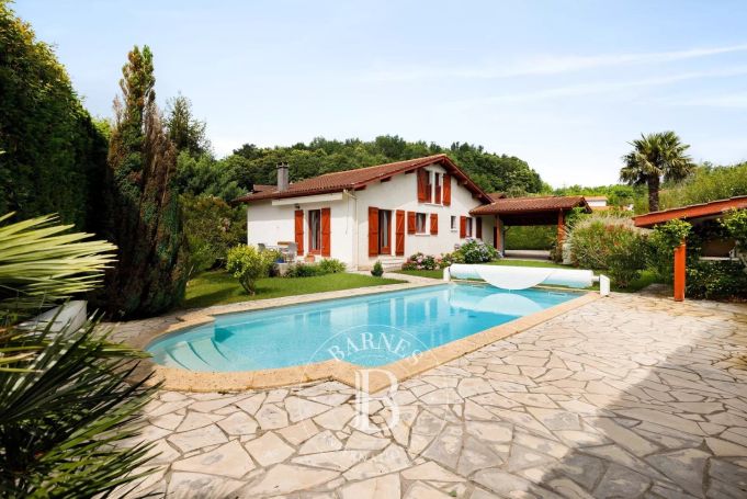 A vendre JOLIE VILLA 6 PIECES PROCHE CENTRE A PIEDS ASCAIN