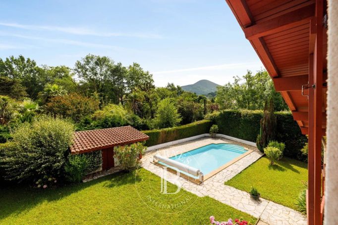 A vendre JOLIE VILLA 6 PIECES PROCHE CENTRE A PIEDS ASCAIN