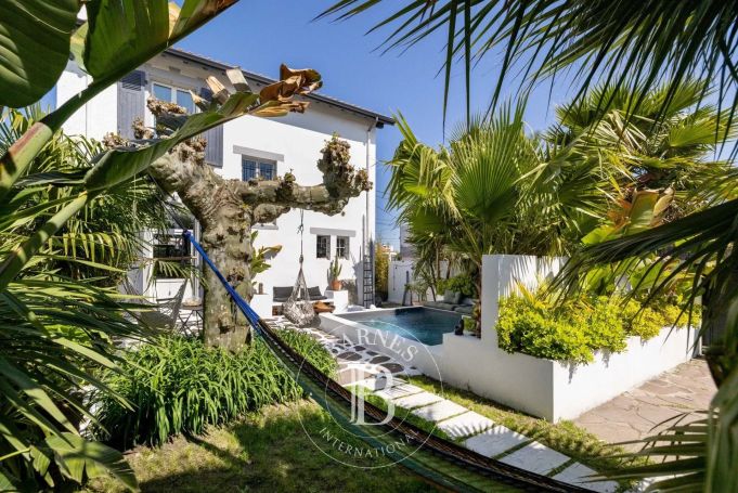 A vendre CHARMANTE MAISON ANNEES 20 GOLF DU PHARE ANGLET LIMITE BIARRITZ