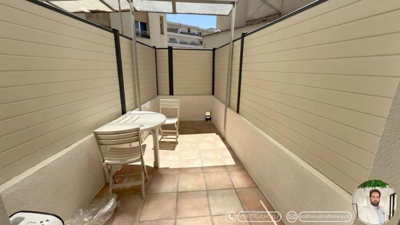 A louer STUDIO  16 M2 TERRASSE BORD DE MER NICE