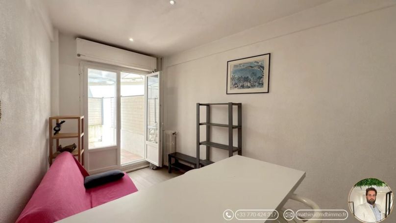 A louer STUDIO  16 M2 TERRASSE BORD DE MER NICE
