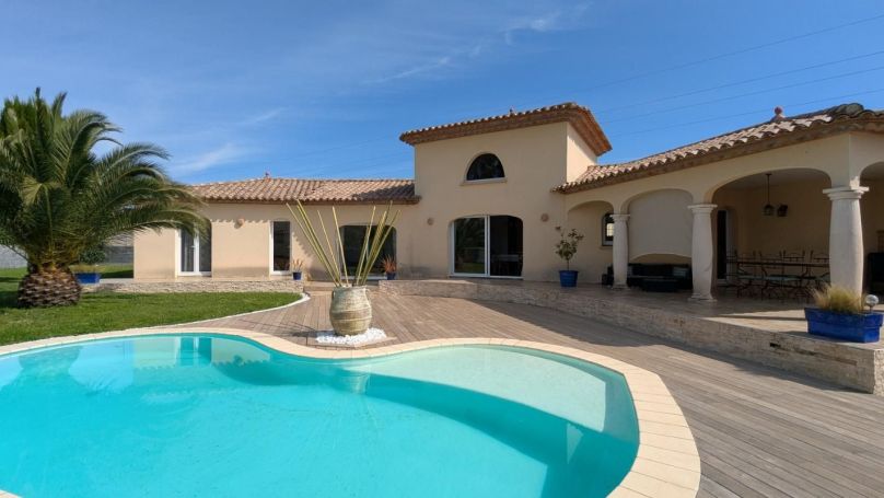 A louer MAISON  5 PIECES 141 M2 BORD DE MER PUISSALICON