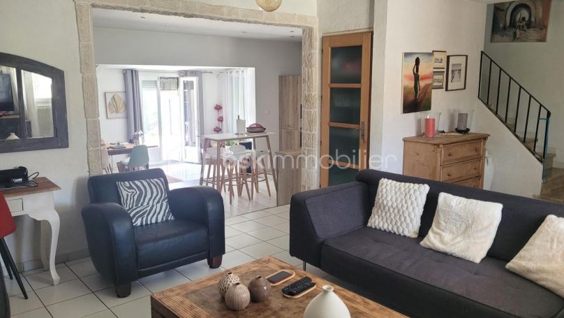 A louer MAISON  7 PIECES 170 M2  COURSAN