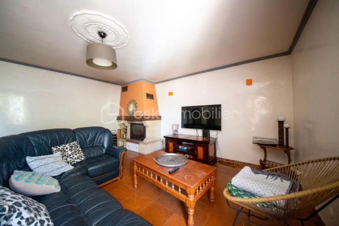 A louer MAISON  9 PIECES 153 M2  PEZENAS