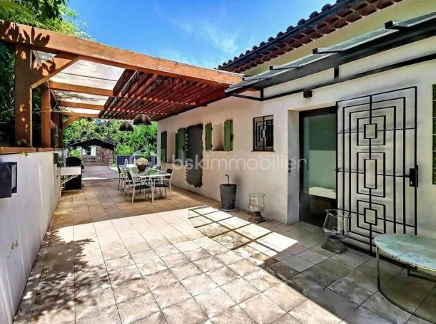 A louer MAISON  6 PIECES 140 M2  PEYMEINADE