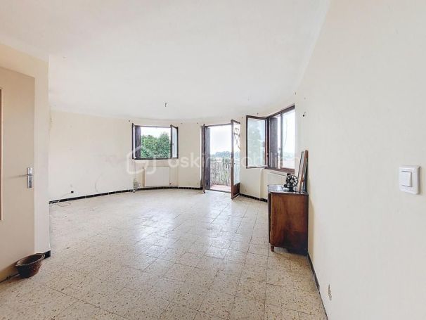A louer APPARTEMENT T5 85 M2 BORD DE MER TOULON
