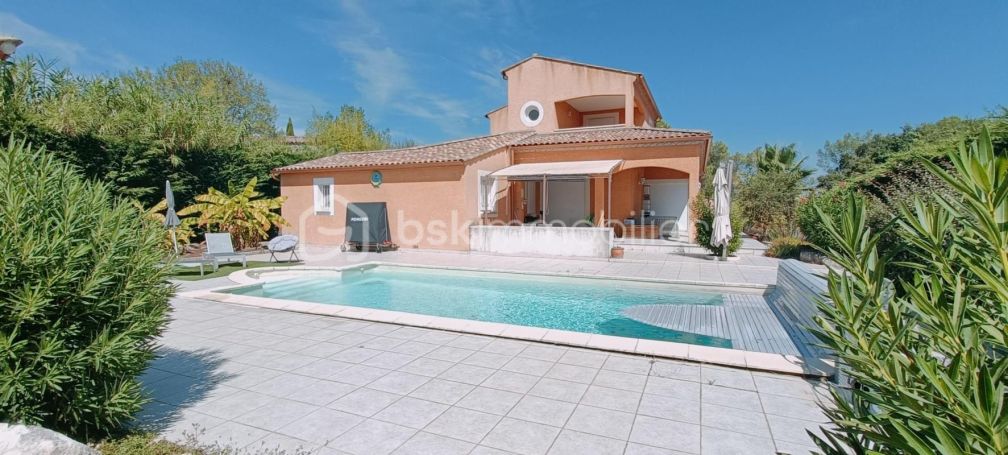 A louer MAISON  6 PIECES 185 M2  SAINT THEODORIT
