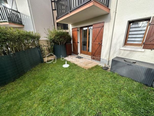 A louer STUDIO  19 M2 TERRASSE BORD DE MER VARAVILLE