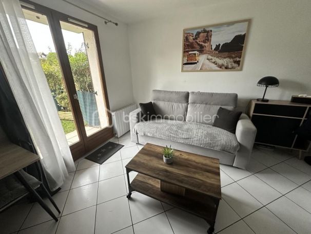 A louer STUDIO  19 M2 TERRASSE BORD DE MER VARAVILLE