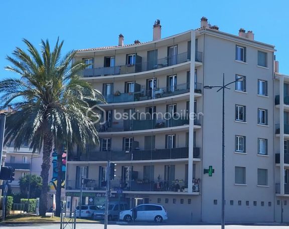 A louer APPARTEMENT T4 68 M2 BORD DE MER LA SEYNE SUR MER