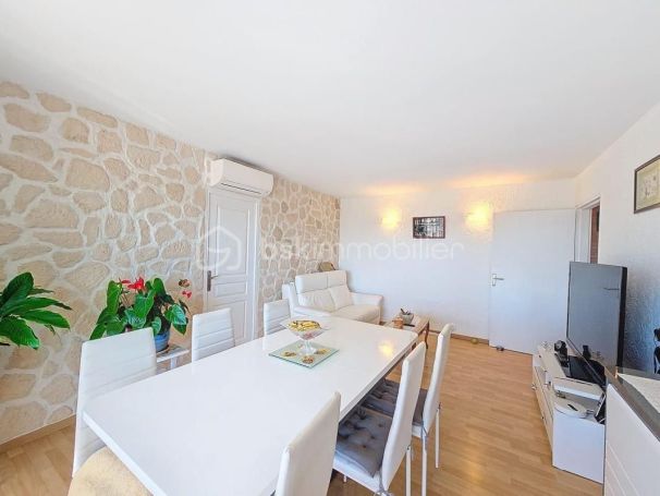 A louer APPARTEMENT T3 70 M2 TERRASSE BORD DE MER LA SEYNE SUR MER