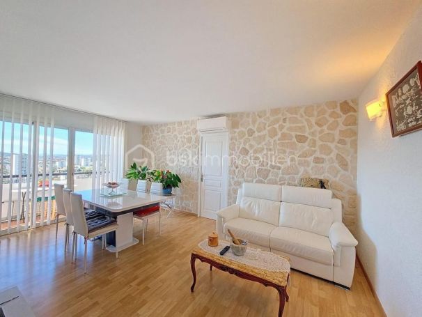 A louer APPARTEMENT T3 70 M2 TERRASSE BORD DE MER LA SEYNE SUR MER