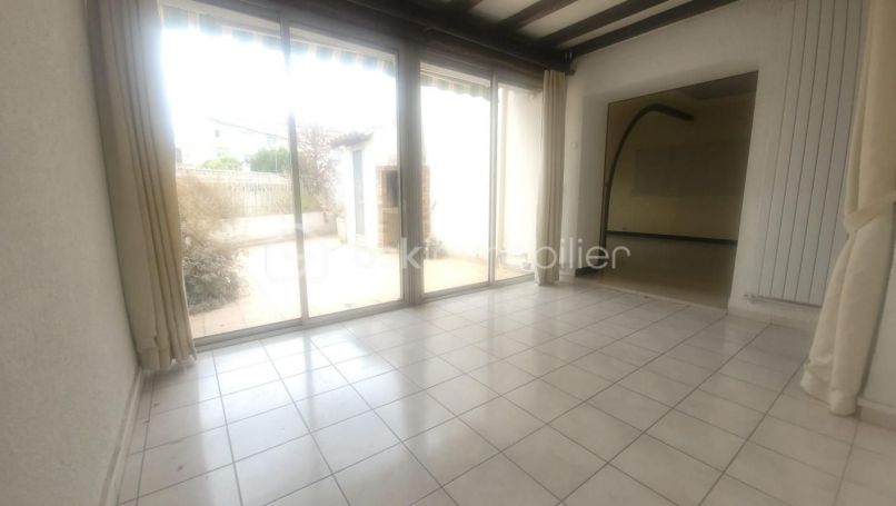 A louer APPARTEMENT T4 91 M2  NIMES