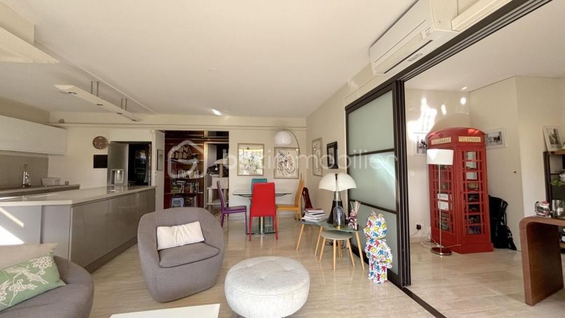 A louer APPARTEMENT DE PRESTIGE T4 80 M2 TERRASSE BORD DE MER ANTIBES