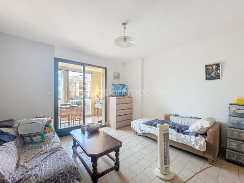 A louer STUDIO  29 M2 BORD DE MER SANARY SUR MER