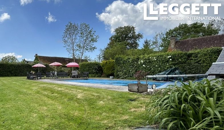 A vendre Ensemble Immobilier en briques et colombages entre LISIEUX ET  ST PIERRE EN AUGE