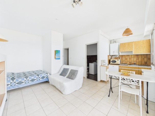 A louer STUDIO  27 M2 TERRASSE BORD DE MER AJACCIO
