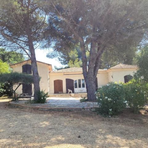 A louer MAISON  6 PIECES 180 M2 BORD DE MER MONTAGNAC