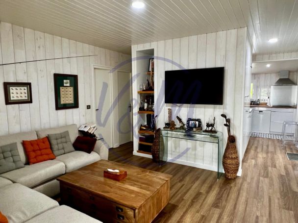 A vendre MAISON  CONTEMPORAINE BORD DE MER LE PORGE