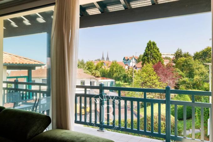 A louer APPARTEMENT T4 118 M2 TERRASSE  BAYONNE