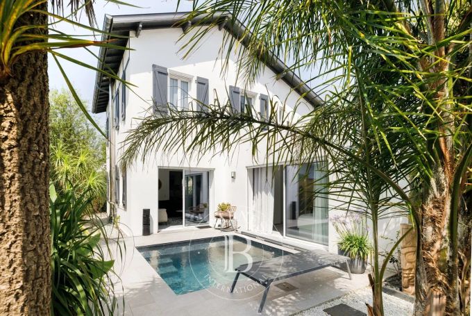 A vendre MAISON  5 PIECES 127 M2 BORD DE MER ANGLET