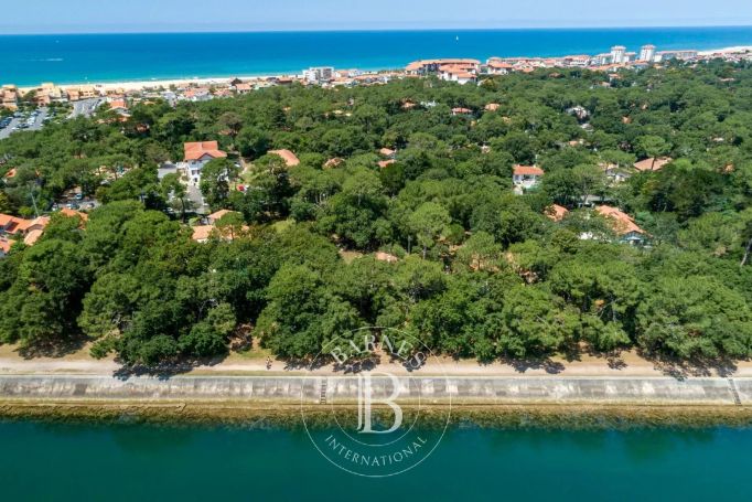 A vendre MAISON  1 300 M2 BORD DE MER HOSSEGOR