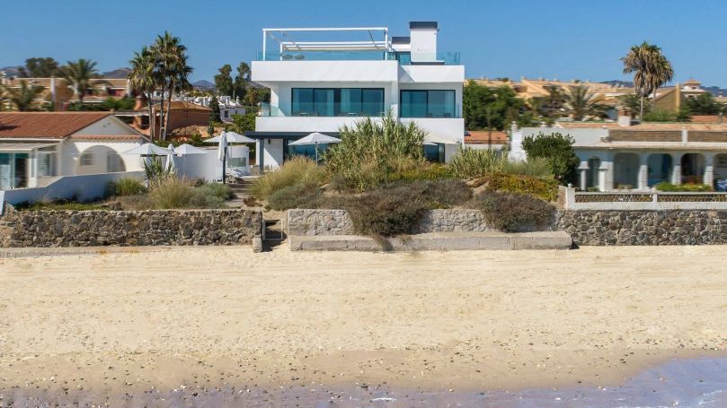 A vendre PENTHOUSE DE PRESTIGE  TERRASSE PIEDS DANS L'EAU MARBELLA