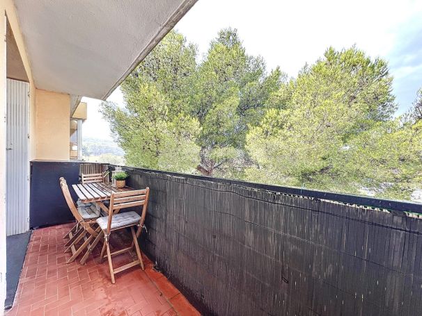 A vendre APPARTEMENT T2 28 M2 TERRASSE BORD DE MER LA SEYNE SUR MER