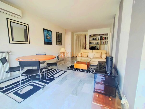 A vendre APPARTEMENT T2 51 M2 TERRASSE BORD DE MER CANNES centre ville MER