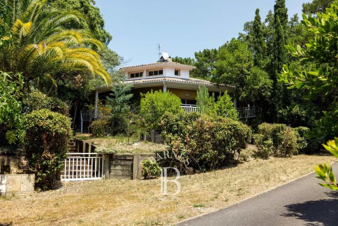 A vendre MAISON  7 PIECES 219 M2 BORD DE MER SEIGNOSSE