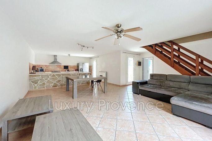 A louer APPARTEMENT T4 87 M2 TERRASSE  GARDANNE