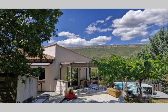 A louer MAISON  5 PIECES 150 M2  CHATEAUNEUF LE ROUGE