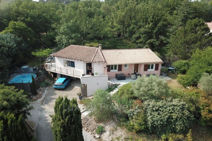 A louer MAISON  5 PIECES 150 M2  CHATEAUNEUF LE ROUGE
