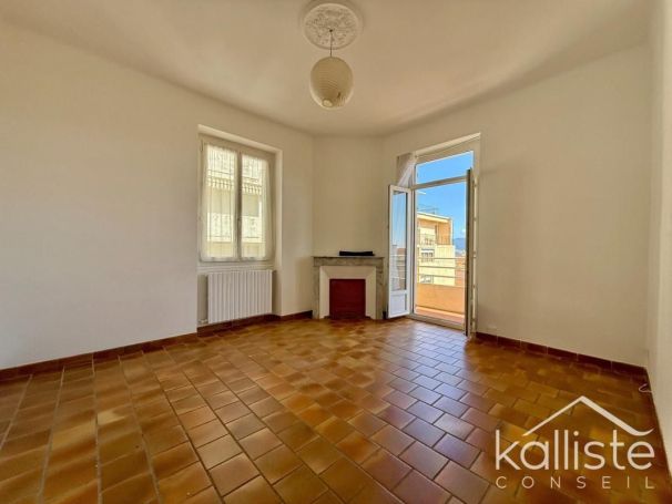 A louer APPARTEMENT T3 76 M2 BORD DE MER AJACCIO