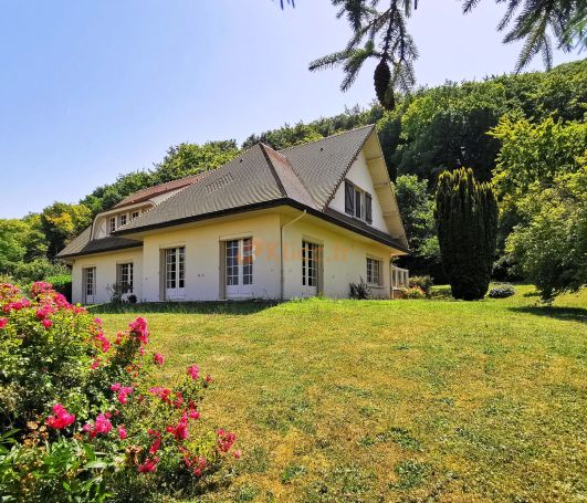 A vendre MAISON  9 PIECES 235 M2 BORD DE MER EU Centre ville et plage