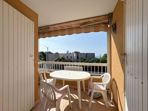 A louer APPARTEMENT T2 22 M2 TERRASSE BORD DE MER SAINT AYGULF
