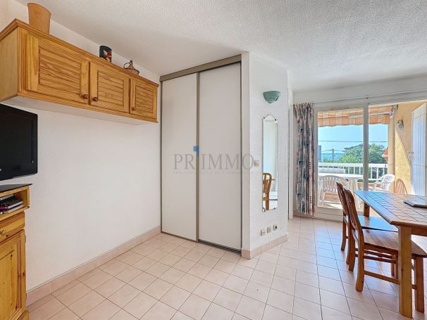 A louer APPARTEMENT T2 22 M2 TERRASSE BORD DE MER SAINT AYGULF