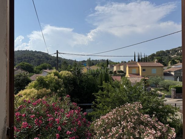 A vendre MAISON  5 PIECES 73 M2  TARADEAU Centre-ville