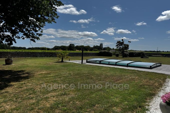 A vendre MAISON  6 PIECES 250 M2  BEGADAN