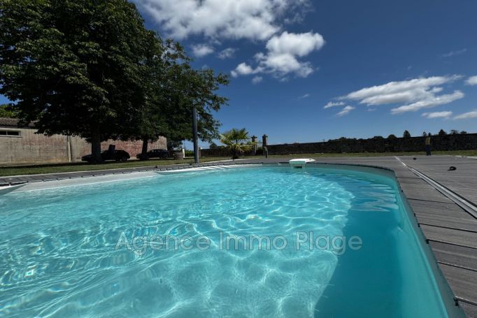 A vendre MAISON  6 PIECES 250 M2  BEGADAN