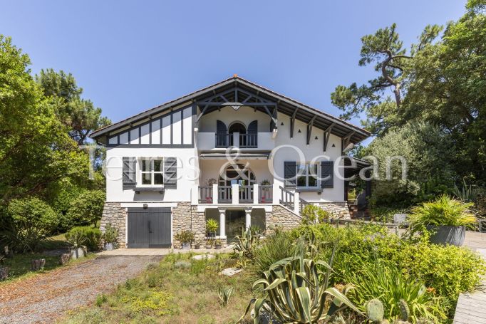 A louer MAISON  7 PIECES 200 M2 BORD DE MER SOORTS HOSSEGOR