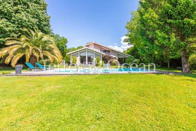 A louer MAISON  9 PIECES 301 M2  SOORTS HOSSEGOR commerces