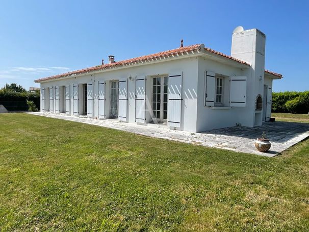 A vendre MAISON  6 PIECES 120 M2 BORD DE MER JARD SUR MER