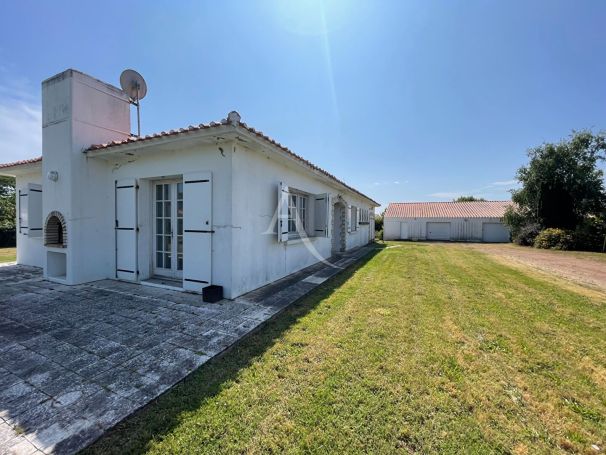 A vendre MAISON  6 PIECES 120 M2 BORD DE MER JARD SUR MER