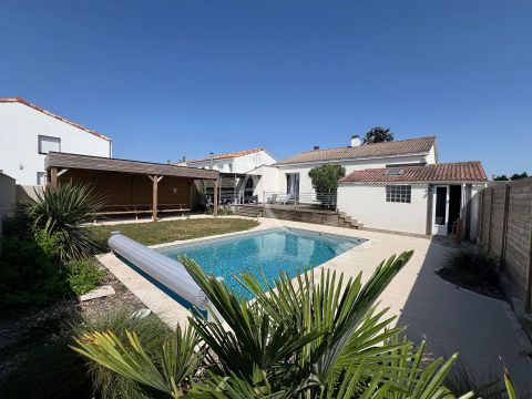 A vendre MAISON  9 PIECES 168 M2 BORD DE MER LONGEVILLE SUR MER