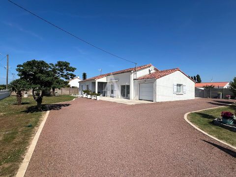 A vendre MAISON  5 PIECES 117 M2 BORD DE MER LONGEVILLE SUR MER